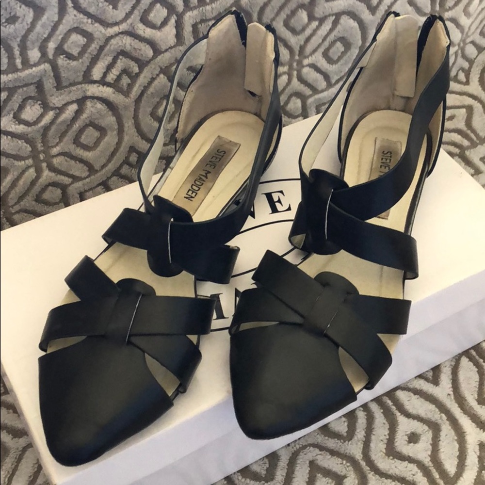 Steve Madden Black Zip Up Flats